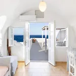 Vrachia & Appartement Oia
