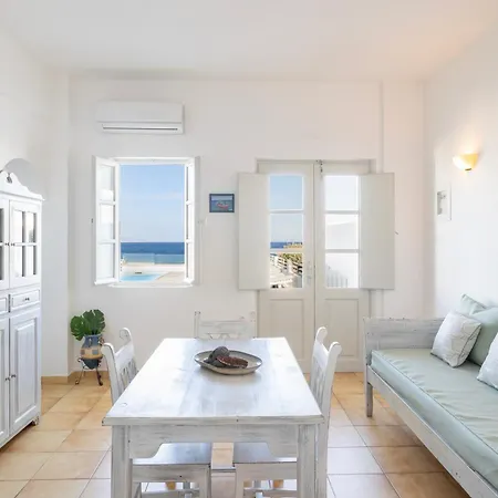 Vrachia & * Oia (Santorini)