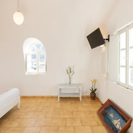Vrachia & Oia (Santorini)