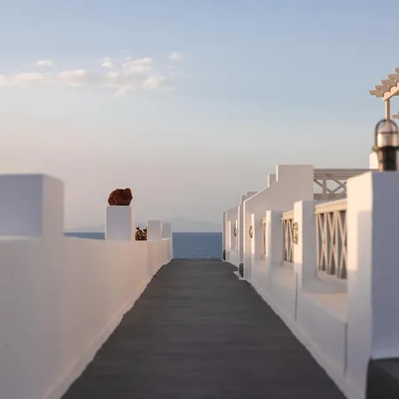 Vrachia & Oia (Santorini)