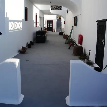 Vrachia & Apartment Oia (Santorini)