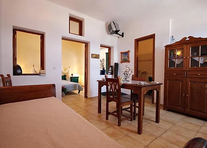 Vrachia Studios&apartments Oia (Santorini)