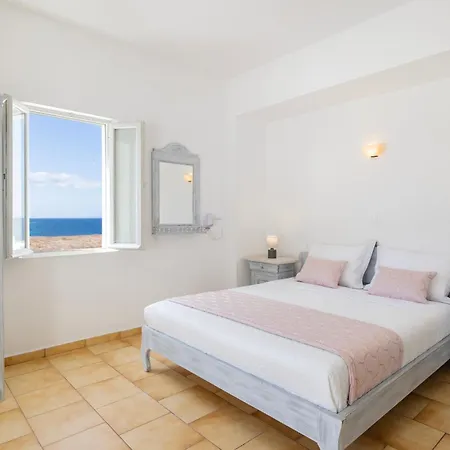 Vrachia & Apartment Oia (Santorini)